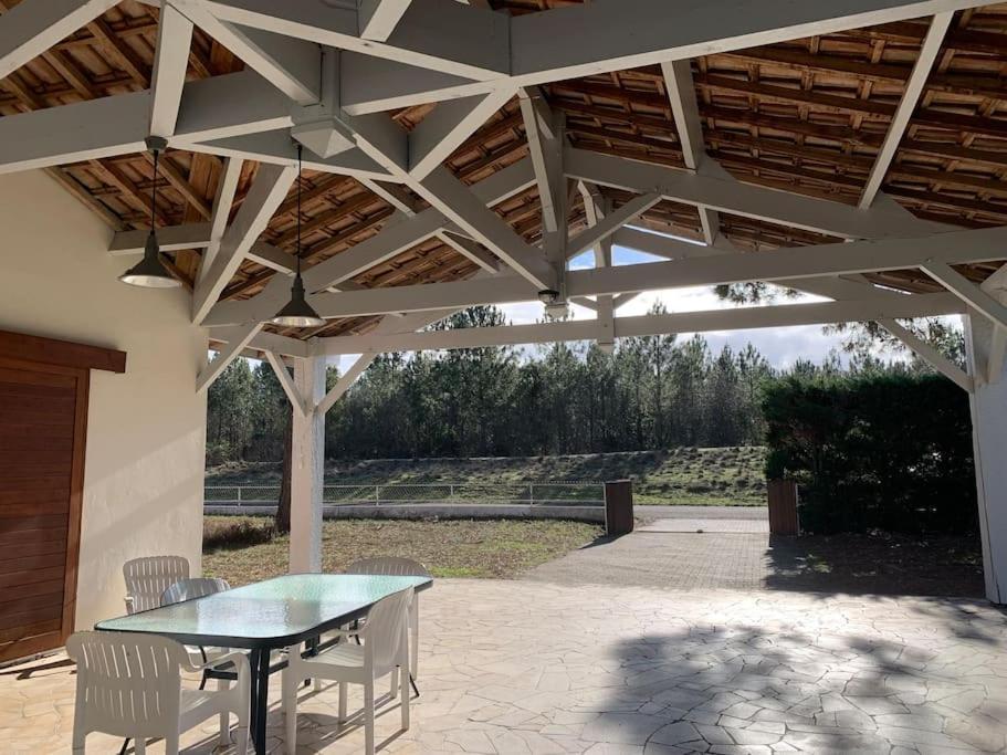 Holiday home Piscine Bord De Foret Mimizan