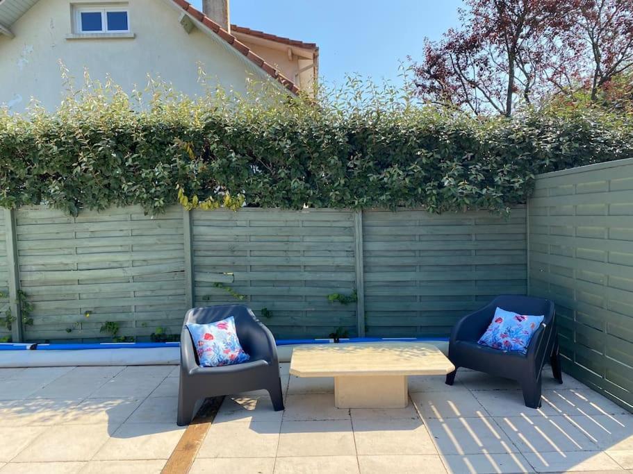 Piscine Bord De Foret Holiday home