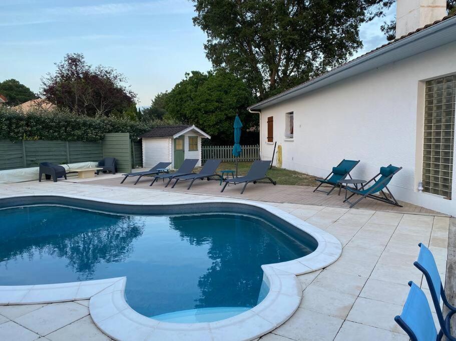 Hébergement de vacances Piscine Bord De Foret