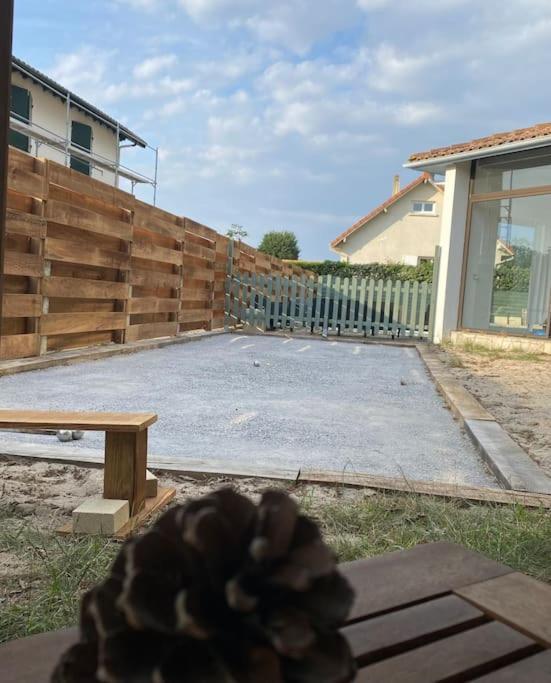 Piscine Bord De Foret Hébergement de vacances