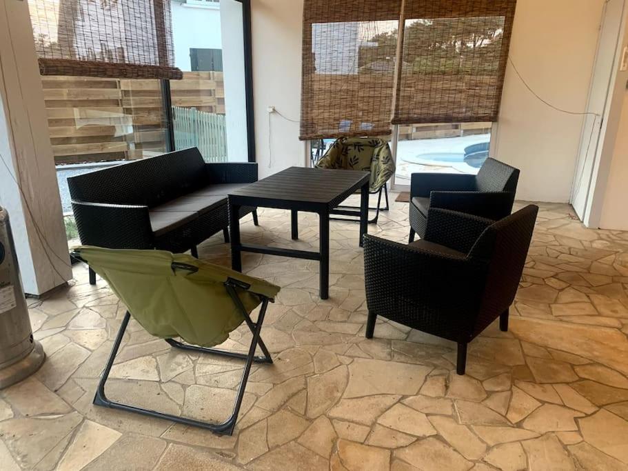Piscine Bord De Foret Holiday home *