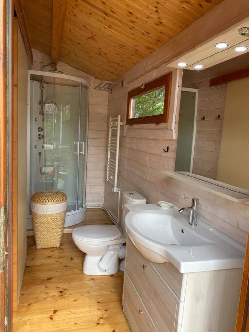 Holiday home Piscine Bord De Foret